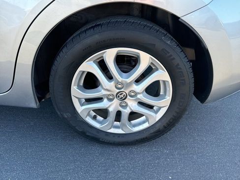 Used 2016 Scion iA image 9