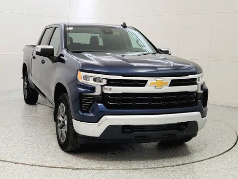 Used 2022 Chevrolet Silverado 1500 LT image 2