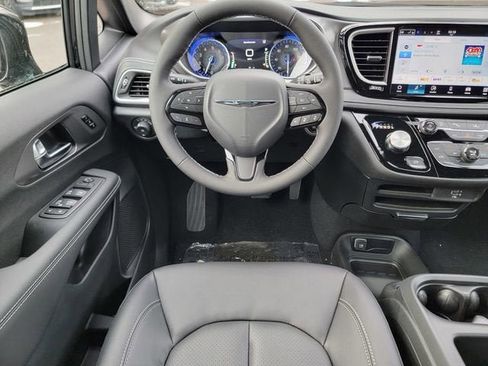 New 2026 Chrysler Pacifica Select w/ S Appearance Package AWD/4WD image 31
