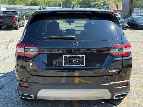 Used 2023 Honda Pilot Touring image 5