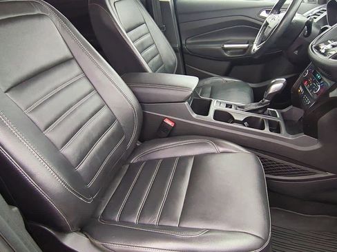 Used 2019 Ford Escape Titanium image 22