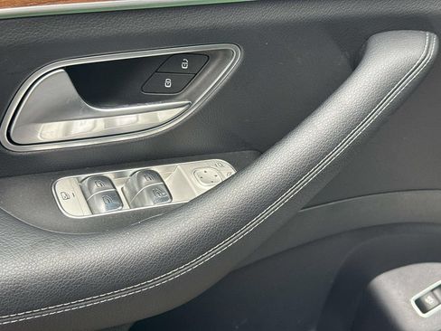 Used 2025 Mercedes-Benz GLE 350 4MATIC image 24