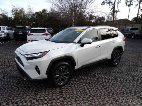 Used 2022 Toyota RAV4 Limited image 3
