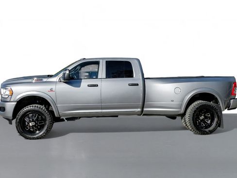 Used 2024 RAM 3500 Tradesman w/ Chrome Appearance Group image 10