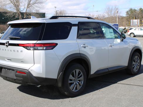 New 2025 Nissan Pathfinder SV AWD/4WD image 3