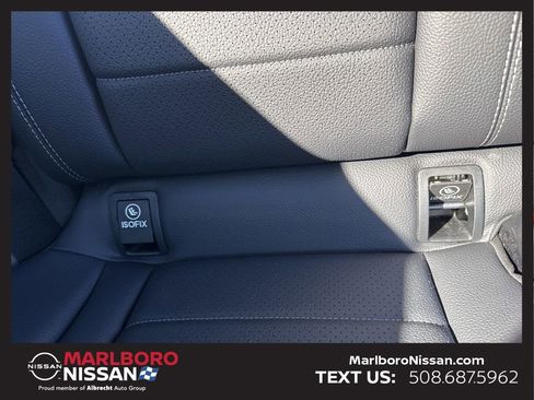 Used 2019 Mercedes-Benz GLC 300 4MATIC image 17