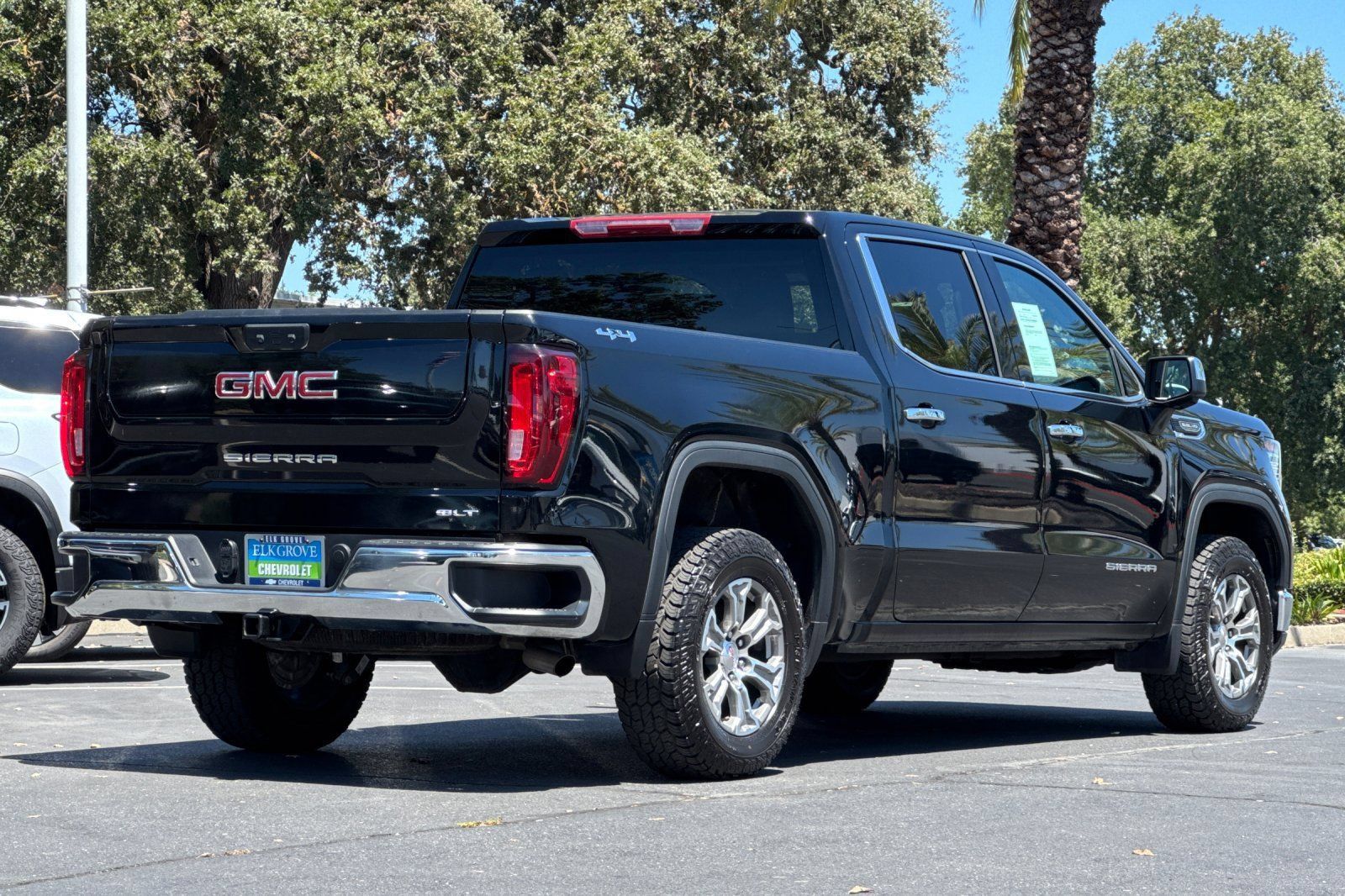 Certified 2025 GMC Sierra 1500 SLT AWD/4WD image 3