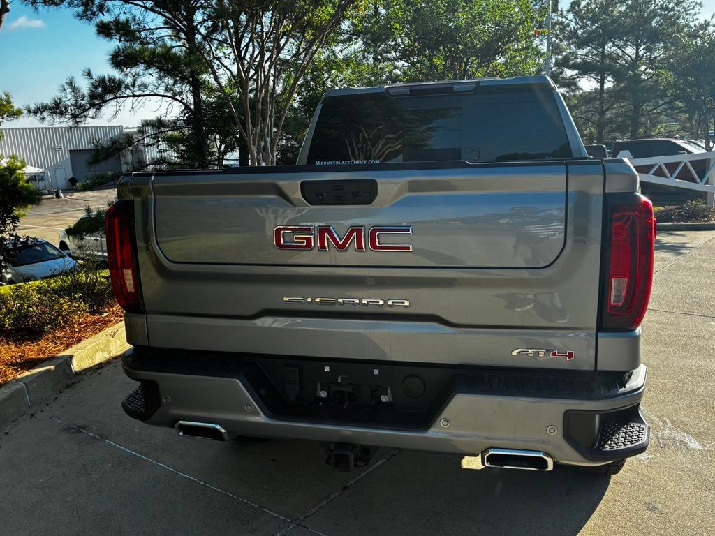 Used 2024 GMC Sierra 1500 AT4 w/ AT4 Preferred Package AWD/4WD image 8