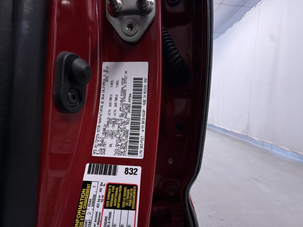 Used 2020 Toyota Tacoma TRD Off-Road w/ Technology Package AWD/4WD image 24