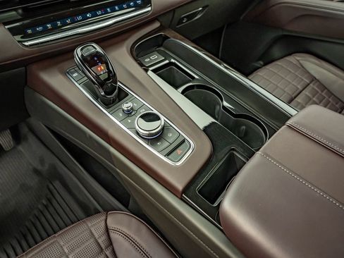 Used 2024 Cadillac Escalade Sport Platinum w/ Heavy-Duty Trailer Package AWD/4WD image 29