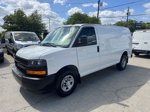 Used 2018 Chevrolet Express 2500 w/ Driver Convenience Package image 6