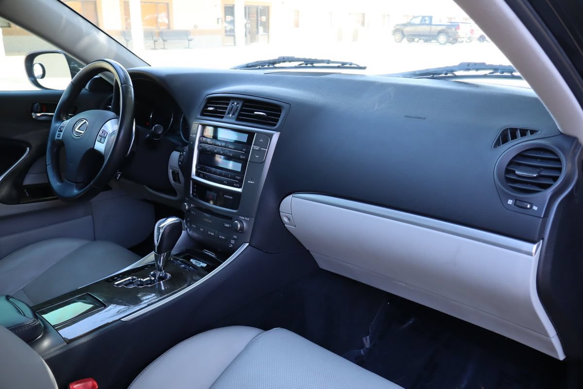 Used 2011 Lexus IS 250 w/ Premium Pkg Value Edition RWD image 17