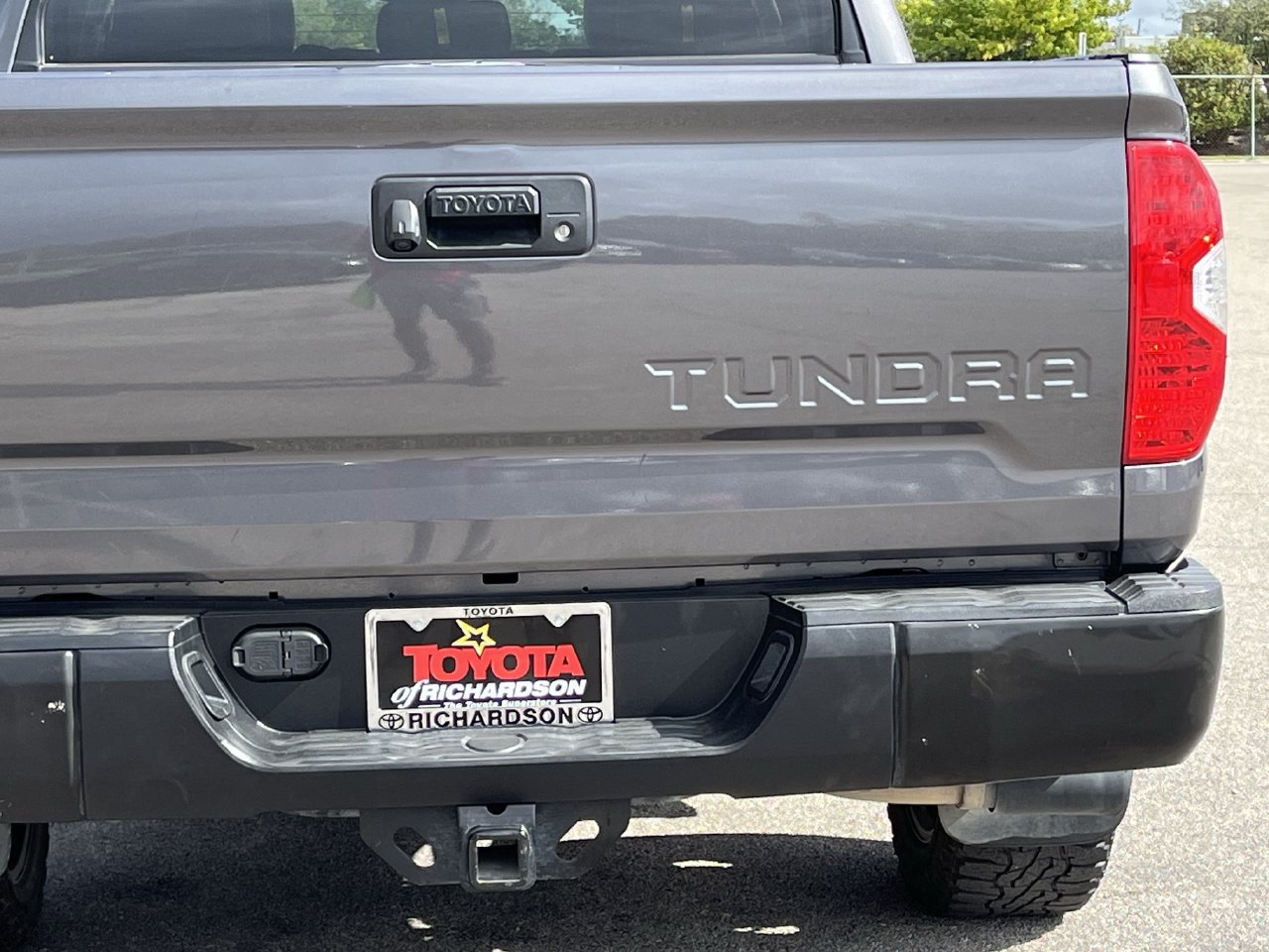 Used 2020 Toyota Tundra SR5 w/ SR5 Leather Package RWD image 6