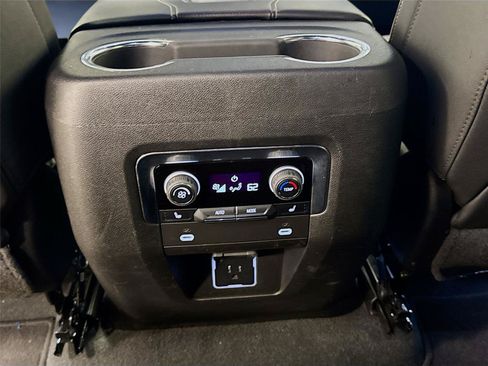 Used 2024 Chevrolet Suburban Premier AWD/4WD image 26