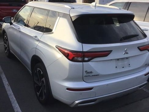 Used 2023 Mitsubishi Outlander SEL image 4