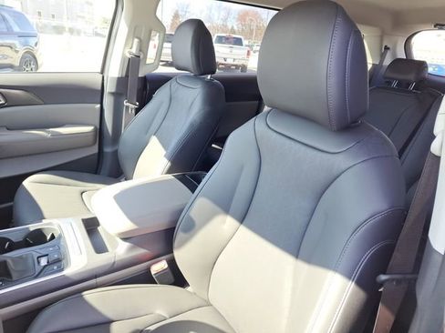 New 2026 Kia Carnival FWD image 5