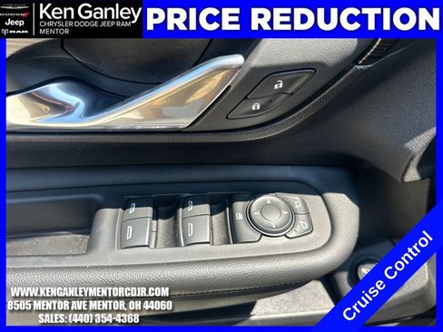 Used 2023 GMC Terrain SLE w/ Driver Convenience Package AWD/4WD image 11