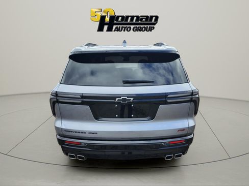 Used 2025 Chevrolet Traverse RS image 4