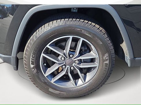 Used 2019 Jeep Grand Cherokee Limited image 8