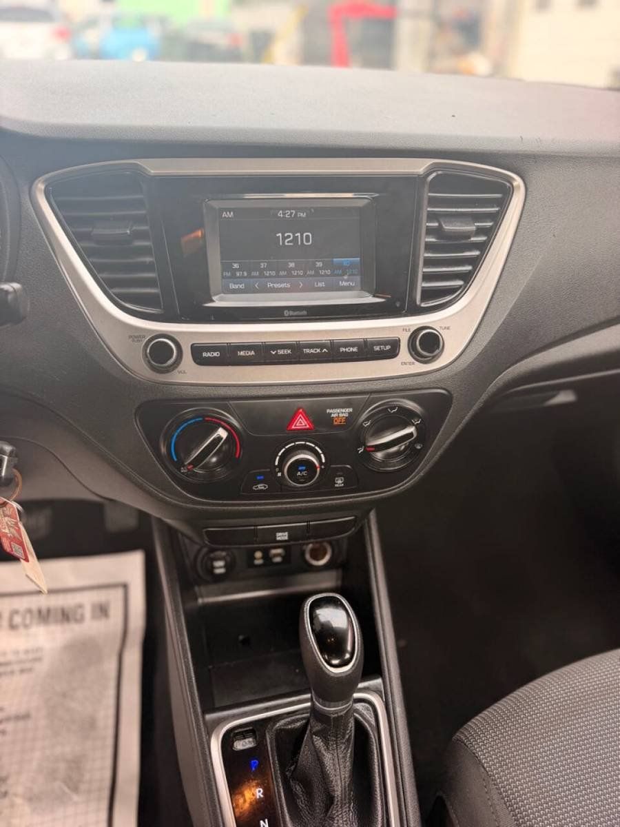 Used 2019 Hyundai Accent SE FWD image 21