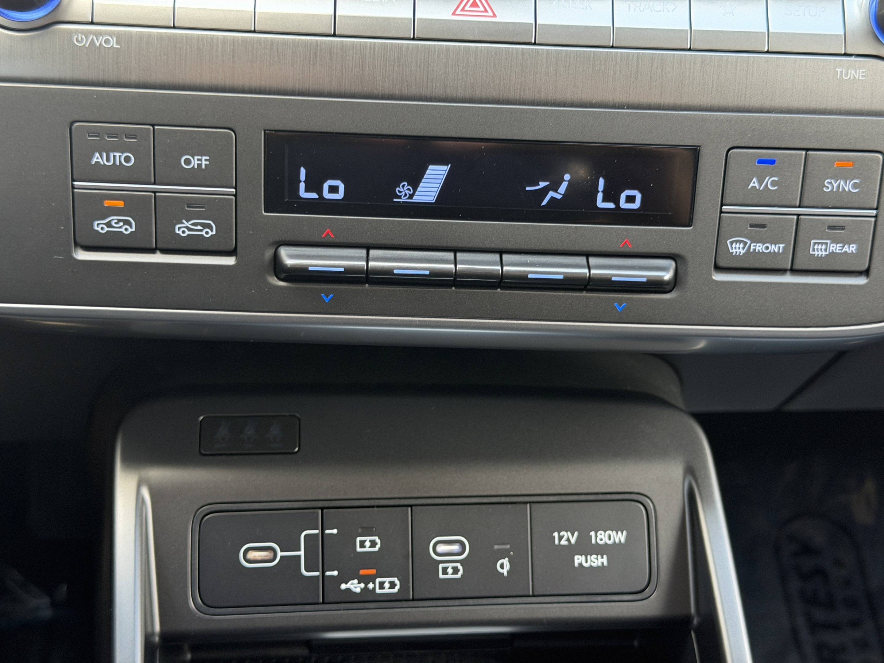 New 2026 Hyundai Kona Limited FWD image 24