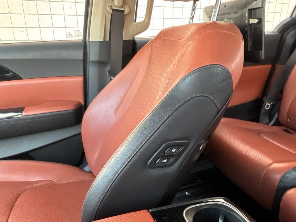 Used 2023 Kia Carnival SX Prestige FWD image 12