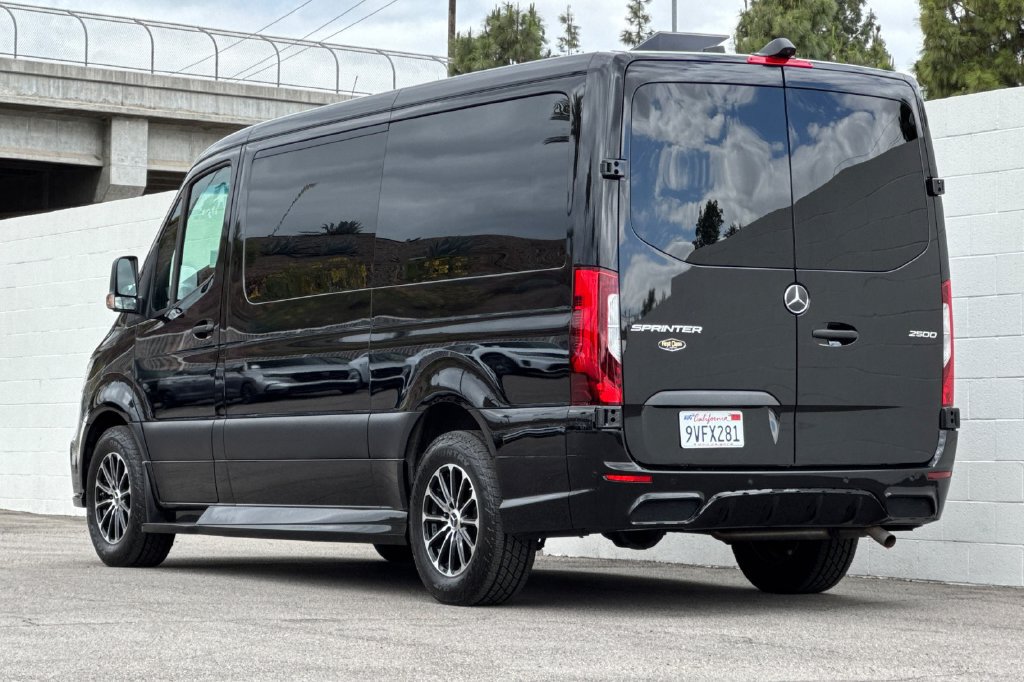 Used 2025 Mercedes-Benz Sprinter 2500 image 3