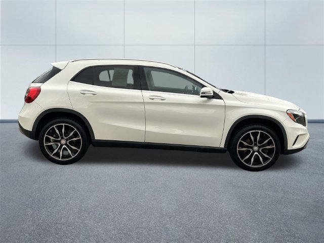 Used 2017 Mercedes-Benz GLA 250 4MATIC image 4