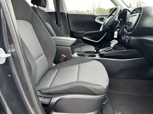 Used 2022 Kia Soul LX w/ Technology Package image 15