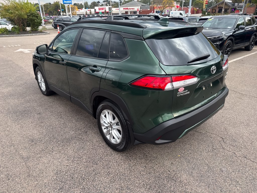 Used 2024 Toyota Corolla Cross LE w/ Moonroof Package AWD/4WD image 5
