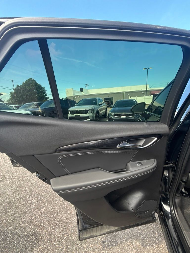 Used 2023 Buick Envision Essence w/ Sport Touring Package AWD/4WD image 16