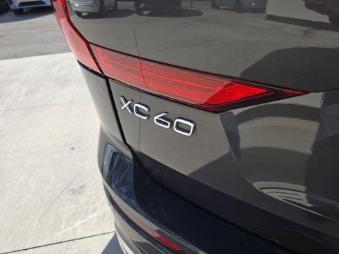 Certified 2023 Volvo XC60 B5 Plus image 6