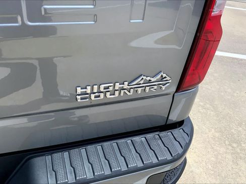 Used 2023 Chevrolet Silverado 1500 High Country w/ High Country Premium Package AWD/4WD image 10
