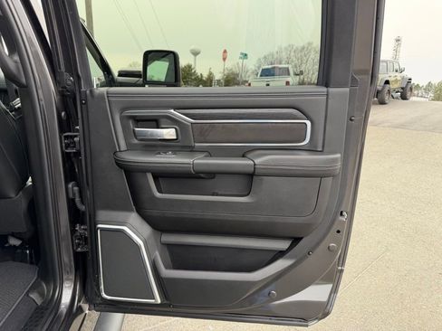 Used 2024 RAM 2500 Laramie w/ Night Edition image 35