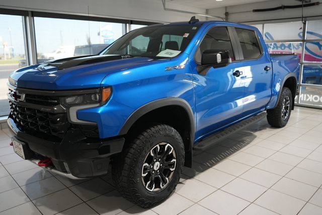 Used 2023 Chevrolet Silverado 1500 ZR2 w/ Technology Package AWD/4WD image 5