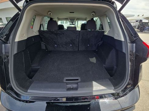Used 2025 Nissan Rogue SV FWD image 37