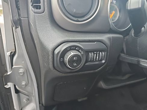 Used 2020 Jeep Gladiator Sport w/ Quick Order Package 24S image 17