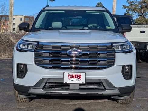 New 2026 Ford Explorer Active w/ Active Comfort Package image 8