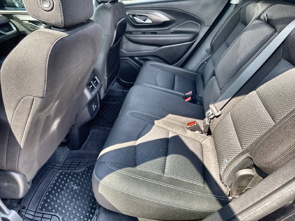Used 2023 GMC Terrain SLE w/ Driver Convenience Package FWD image 7