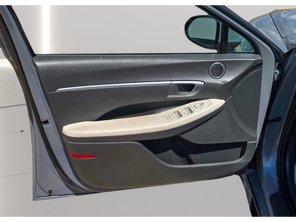 Used 2025 Hyundai Sonata SEL FWD image 13