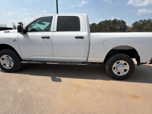 New 2026 RAM 2500 Tradesman AWD/4WD image 11