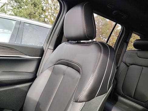 New 2026 Jeep Grand Cherokee Limited w/ Limited Altitude Package AWD/4WD image 23