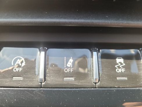 Used 2021 Jeep Grand Cherokee L Limited AWD/4WD image 32