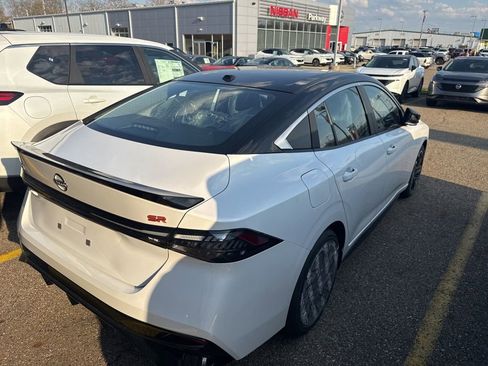 New 2026 Nissan Sentra SR image 3
