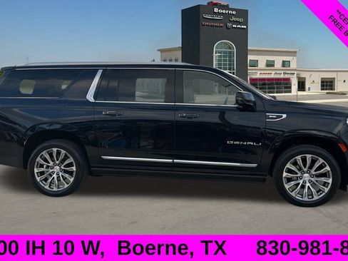 Used 2022 GMC Yukon XL Denali w/ Denali Premium Package RWD image 2