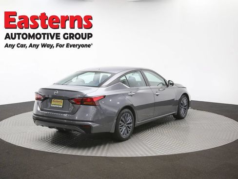 Used 2023 Nissan Altima 2.5 SV FWD image 40