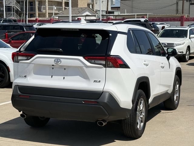 Used 2025 Toyota RAV4 XLE FWD image 4