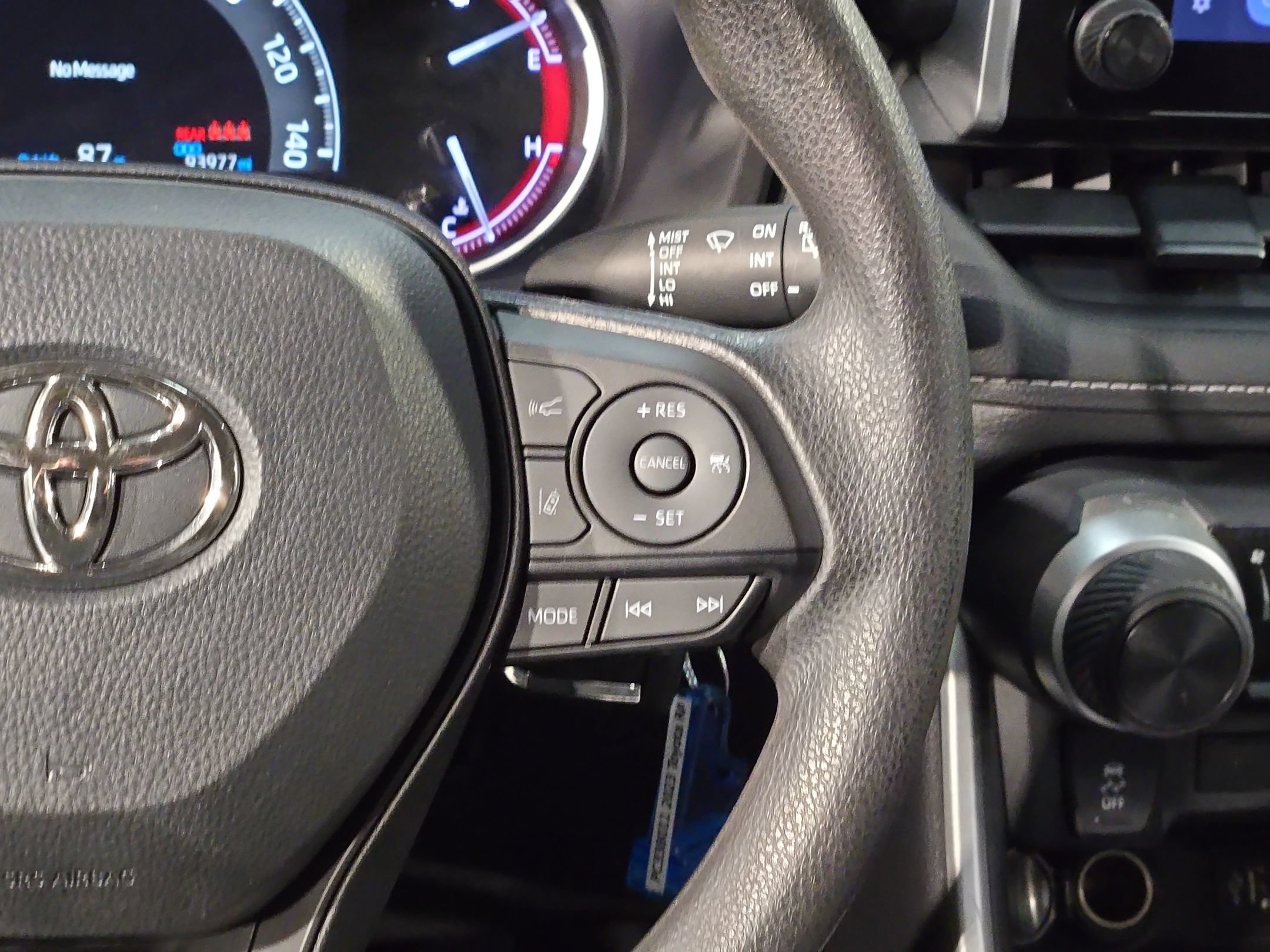 Used 2023 Toyota RAV4 LE AWD/4WD image 27