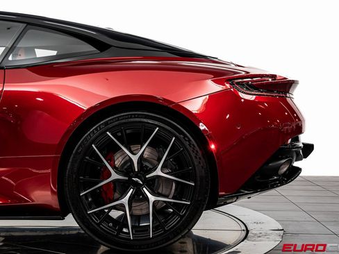Used 2024 Aston Martin DB12 Coupe image 16