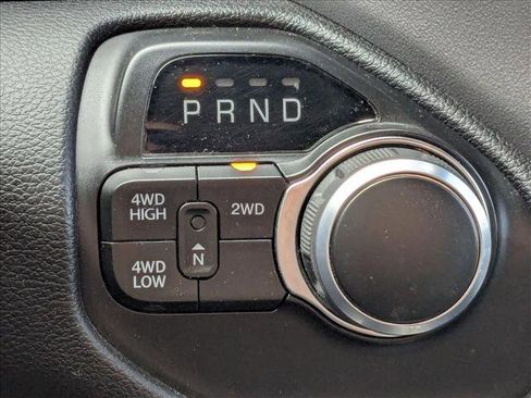 Used 2024 RAM 2500 Big Horn w/ Sport Appearance Package image 12